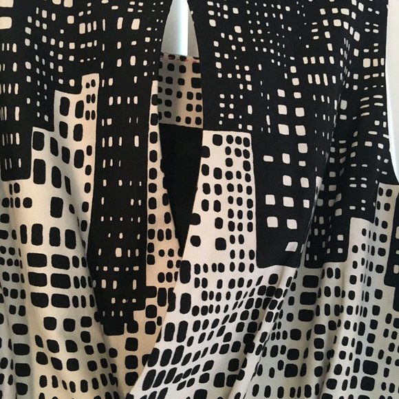 "WE VERA" COOL DRESS WITH A CITY SCENE LIKE NYC 6 - Picture 3 of 3